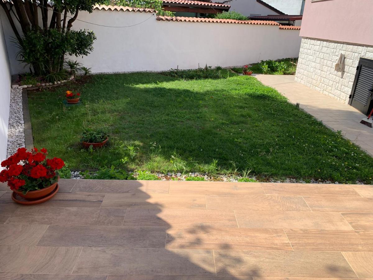 Ferienwohnung Puntizela-Patty Pula Exterior foto