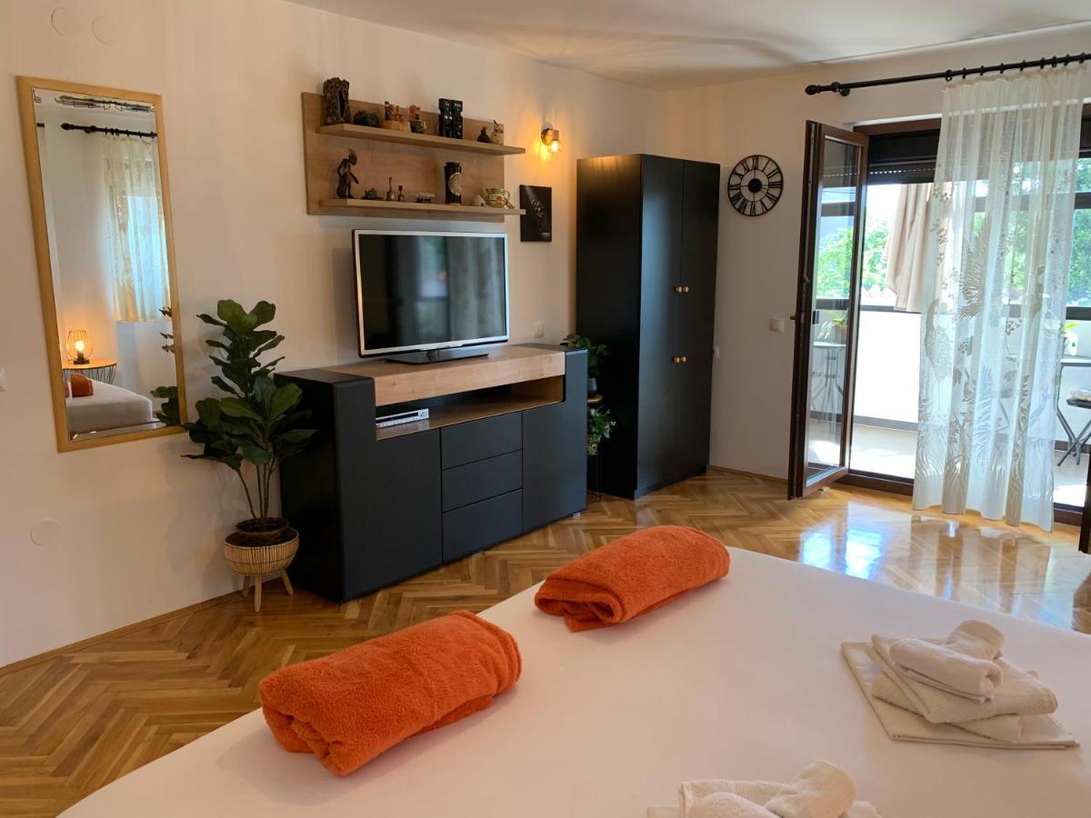 Ferienwohnung Puntizela-Patty Pula Exterior foto